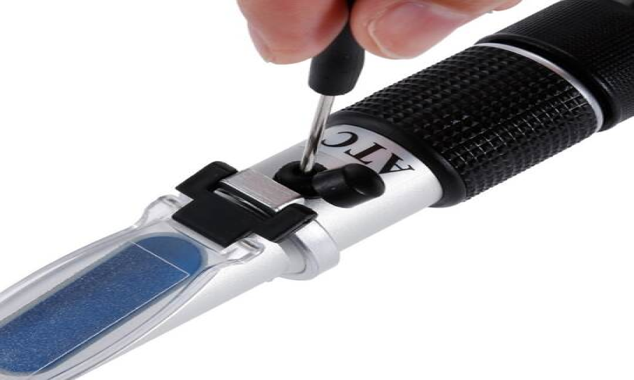 Can a digital refractometer be used for samples with high acidity levels?